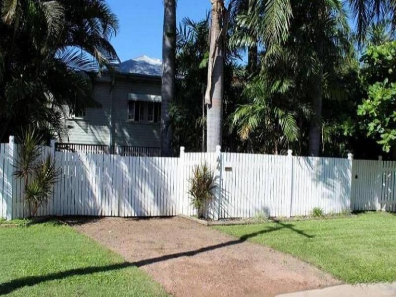 44 Gladstone St, Pimlico QLD 4812