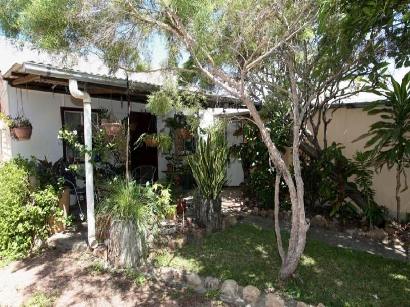 8 Maryvale St, West End QLD 4810