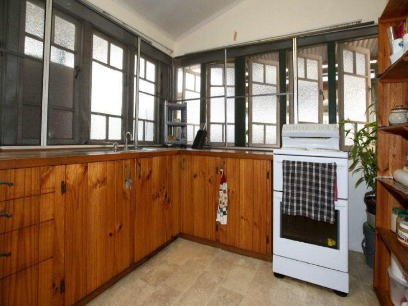 10 Maryvale St, West End QLD 4810