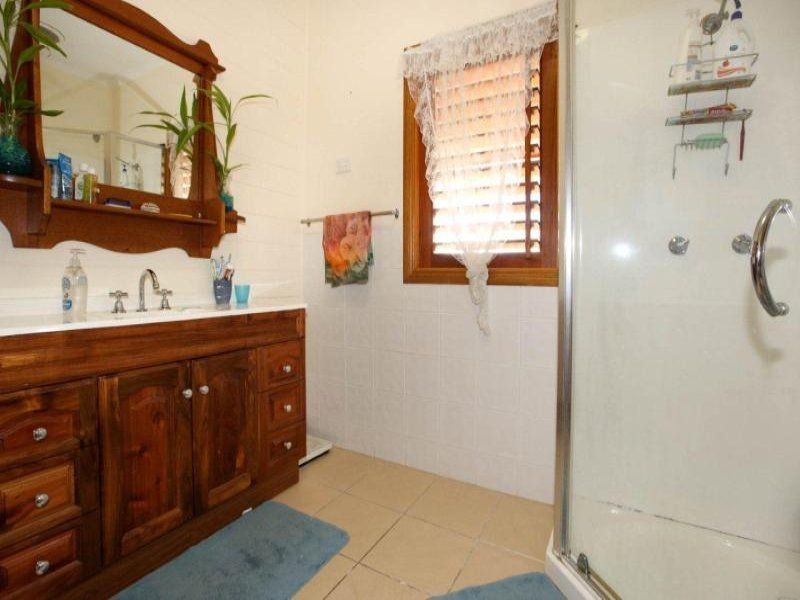 10 Maryvale St, West End QLD 4810