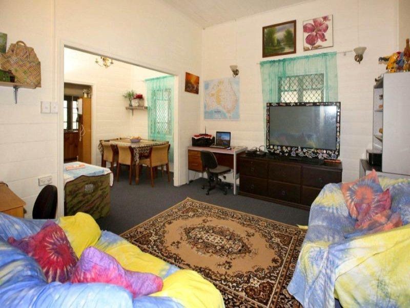 10 Maryvale St, West End QLD 4810