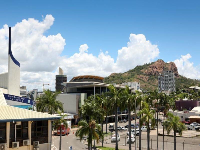 3B/5-7 The Strand -, Townsville City QLD 4810