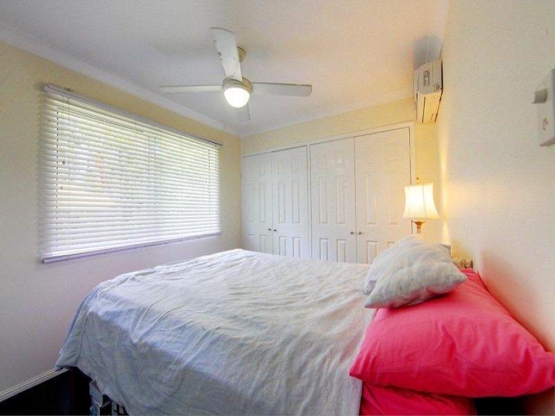 8 Lasindra Ct, Bushland Beach QLD 4818