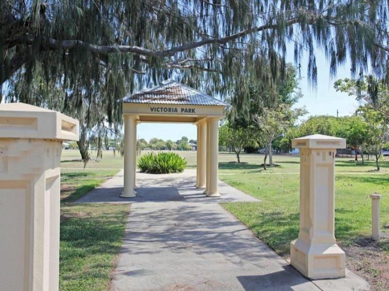 8B Martin St, South Townsville QLD 4810