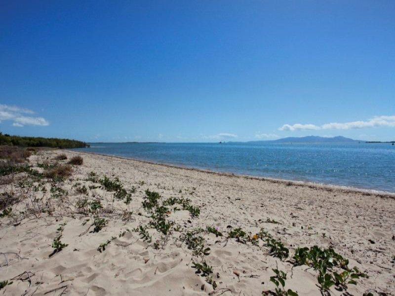 8B Martin St, South Townsville QLD 4810