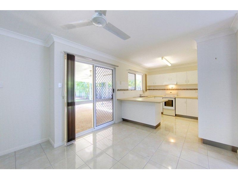 4 Elm Ct, Bushland Beach QLD 4818