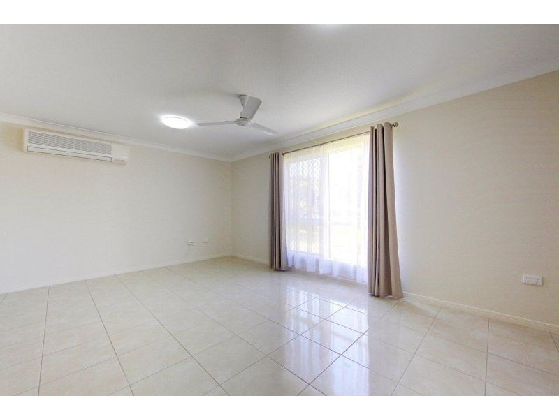 4 Elm Ct, Bushland Beach QLD 4818