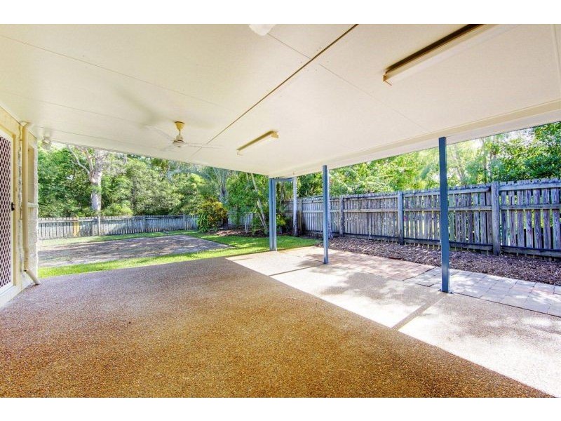 4 Elm Ct, Bushland Beach QLD 4818