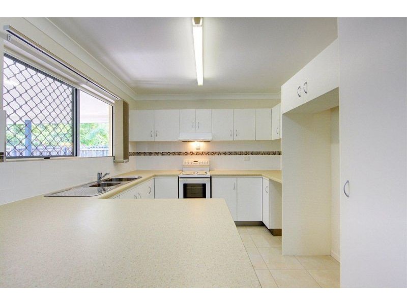 4 Elm Ct, Bushland Beach QLD 4818