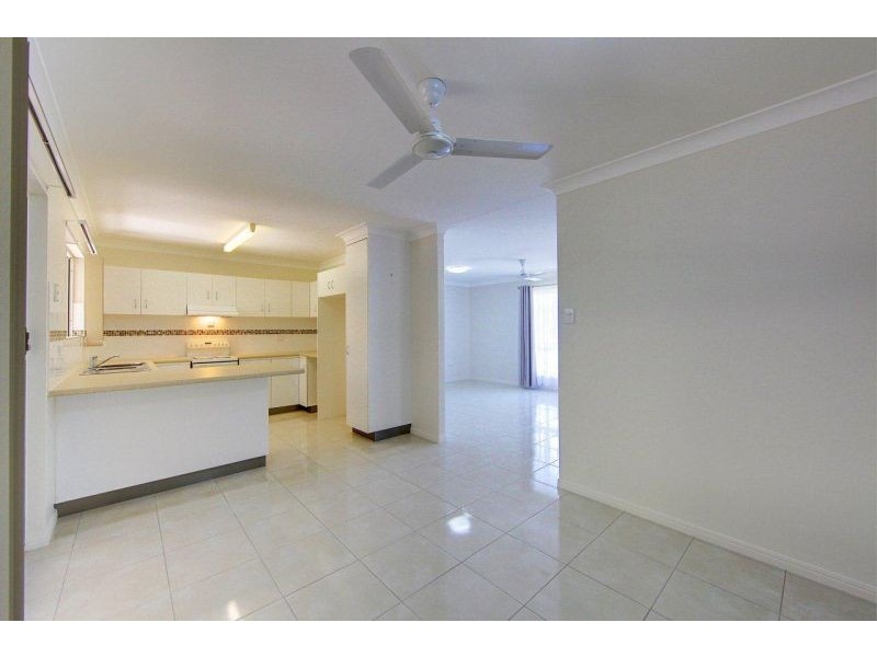 4 Elm Ct, Bushland Beach QLD 4818