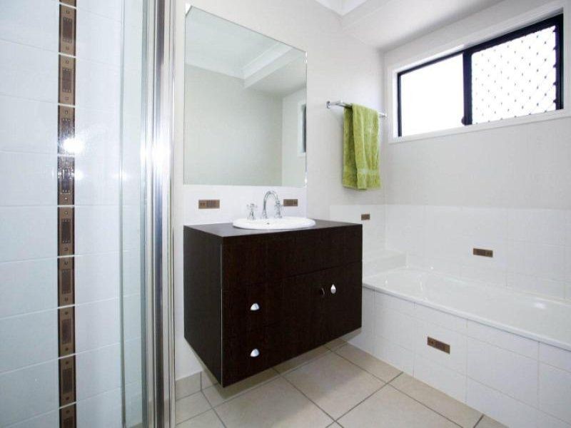 7 Carswell Ave, Kirwan QLD 4817