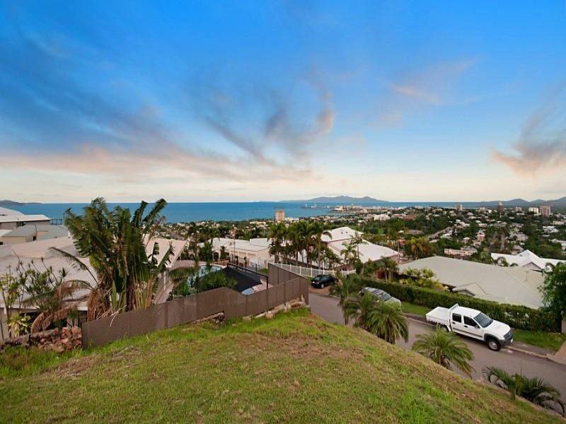 21 Balmoral Drive, Castle Hill QLD 4810