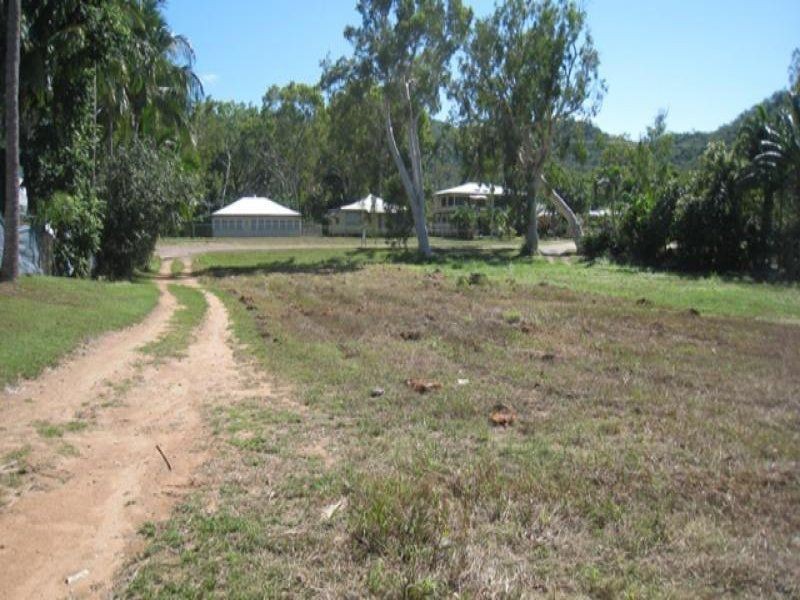 39 Picnic Street, Picnic Bay QLD 4819