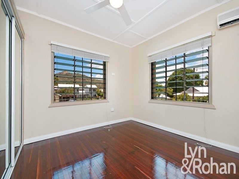 3/2 Haymarket St, Hyde Park QLD 4812