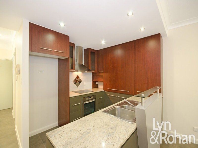 9/12 Hale Street, Townsville City QLD 4810