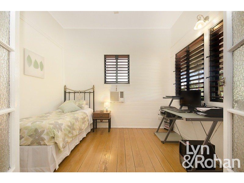 34 Stuart Street, North Ward QLD 4810