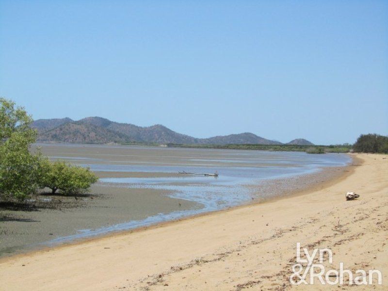 4 Margarita Court, Bushland Beach QLD 4818