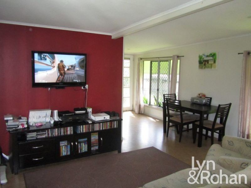 4 Leigh Street, West End QLD 4810