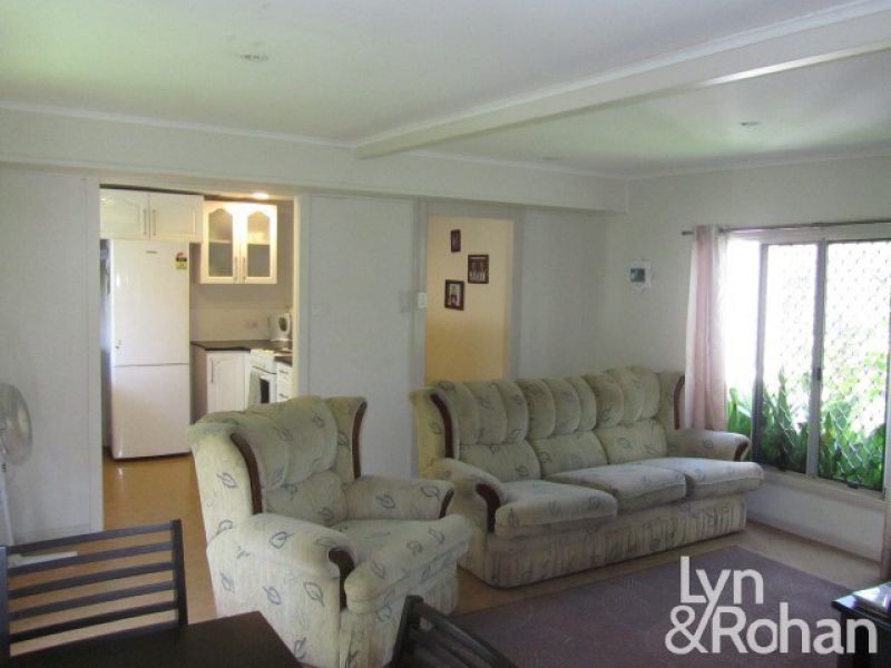 4 Leigh Street, West End QLD 4810