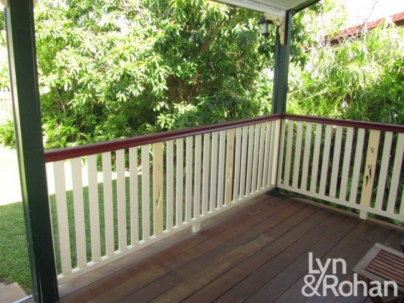 4 Leigh Street, West End QLD 4810