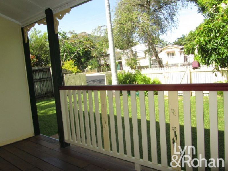 4 Leigh Street, West End QLD 4810