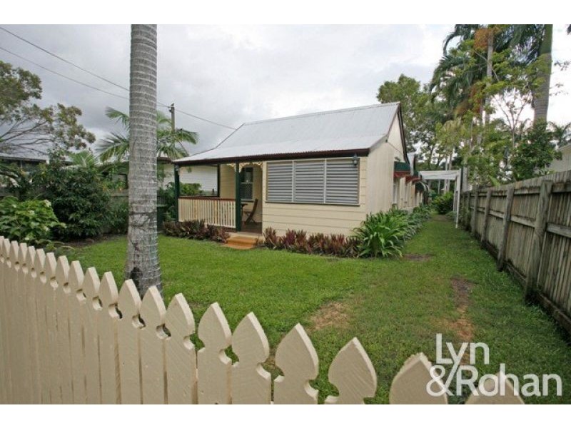 4 Leigh Street, West End QLD 4810
