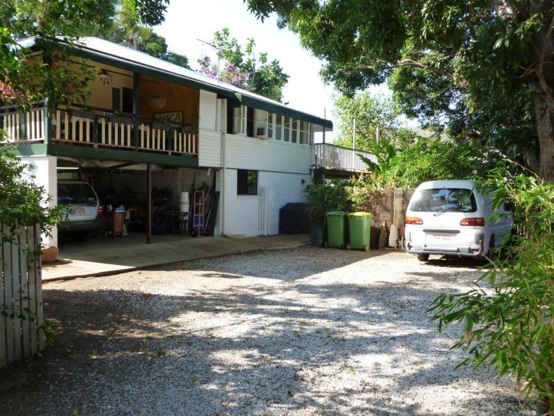 13 Armstrong Street, Hermit Park QLD 4812