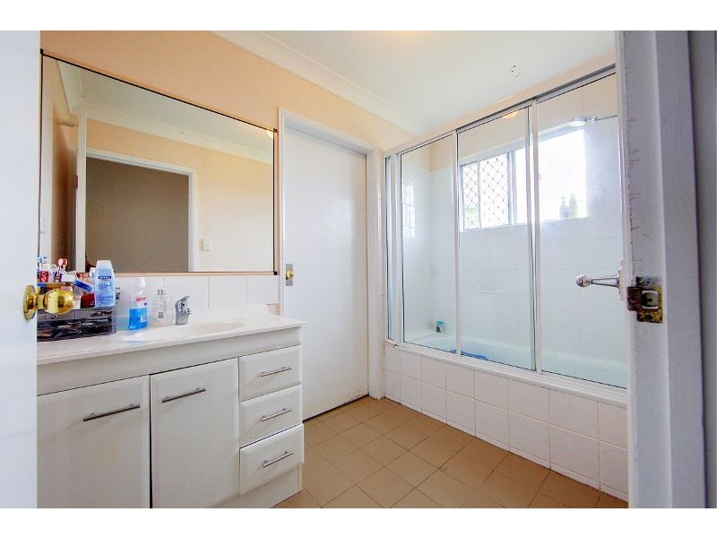 17 Yut Fay Avenue, Kelso QLD 4815