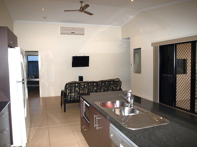 14 Littabella Place, Bushland Beach QLD 4818