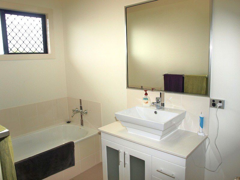 14 Littabella Place, Bushland Beach QLD 4818