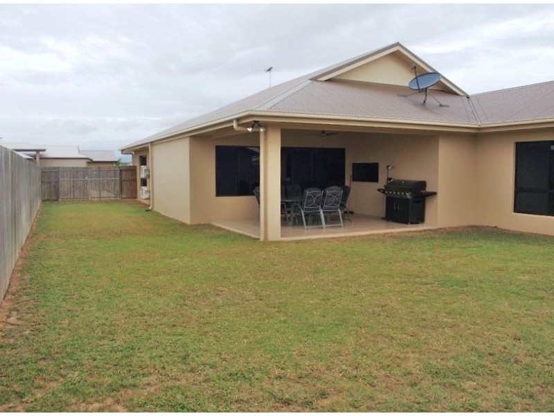 14 Littabella Place, Bushland Beach QLD 4818