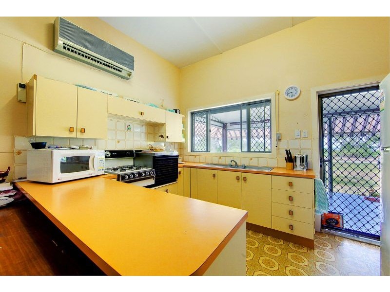 15 The Esplanade, Balgal Beach QLD 4816