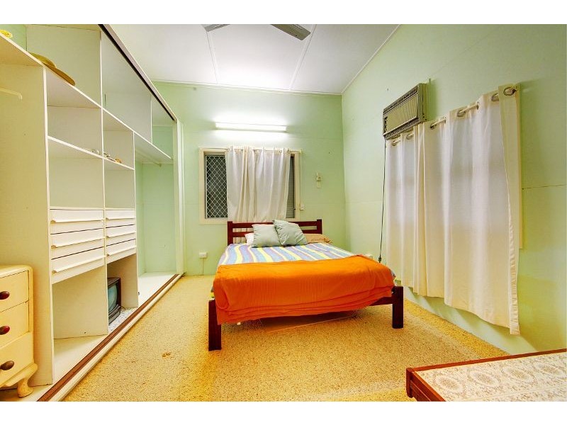 15 The Esplanade, Balgal Beach QLD 4816