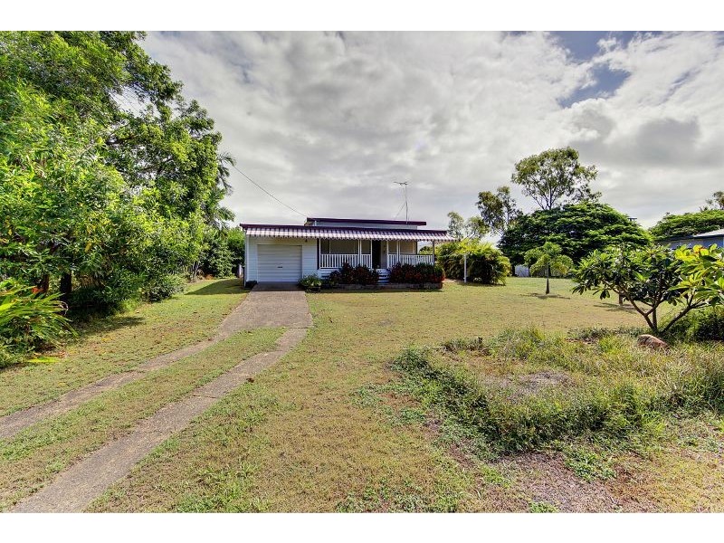 15 The Esplanade, Balgal Beach QLD 4816