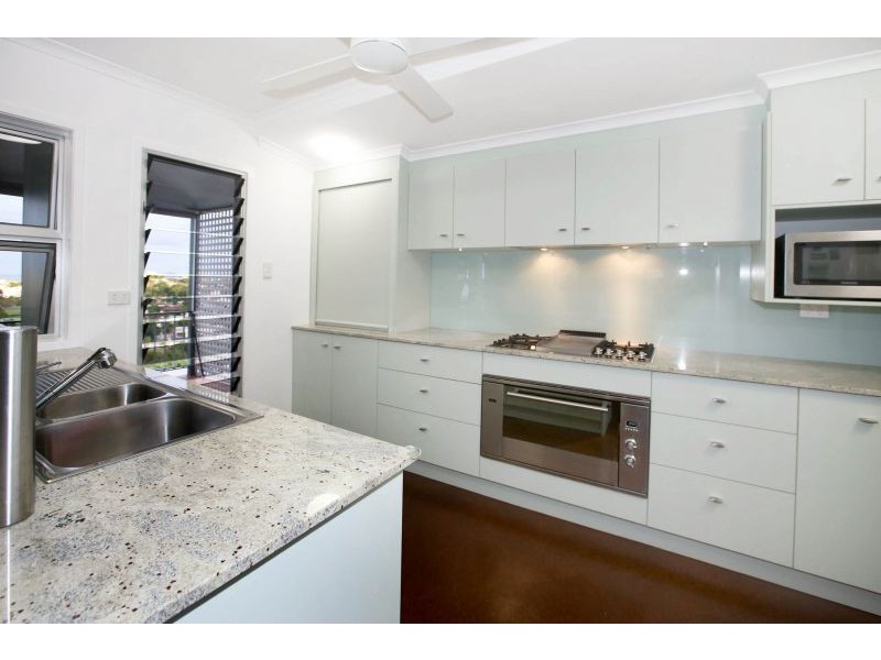 4 Balmoral Drive, Castle Hill QLD 4810