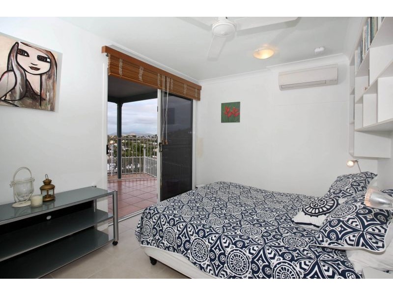 4 Balmoral Drive, Castle Hill QLD 4810