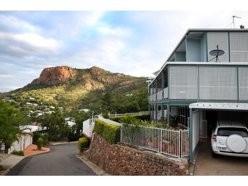 4 Balmoral Drive, Castle Hill QLD 4810