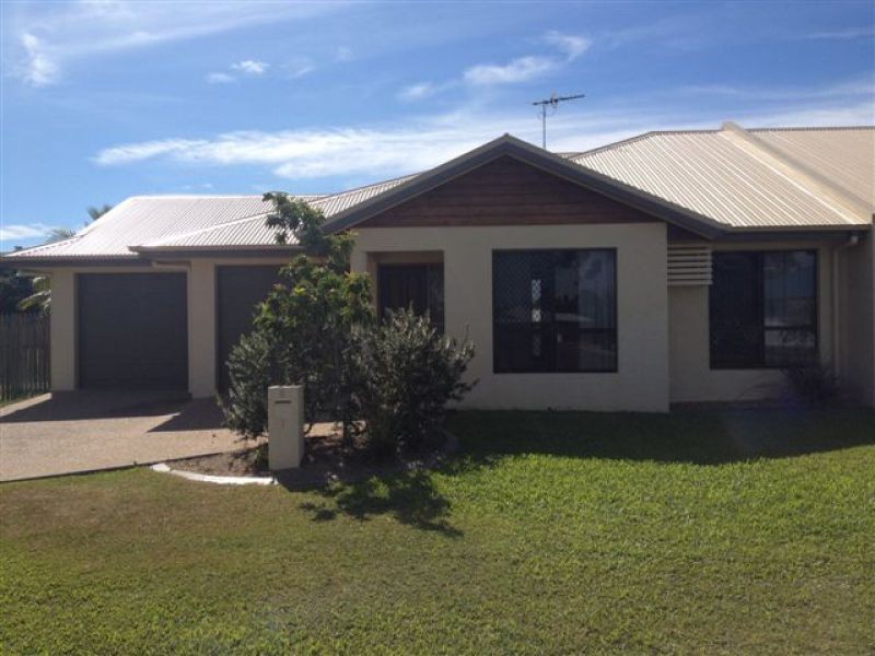 Bushland Beach QLD 4818