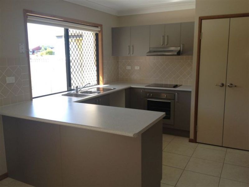 Bushland Beach QLD 4818