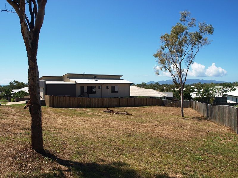 46 Shutehaven Circuit, Bushland Beach QLD 4818