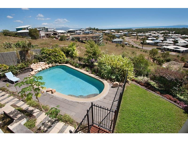 32 Britomart Street, Bushland Beach QLD 4818