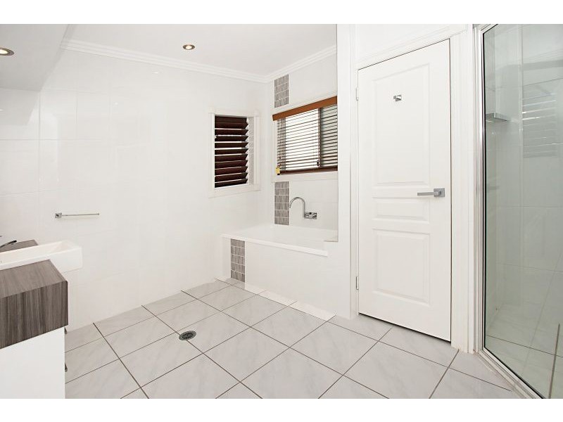 32 Britomart Street, Bushland Beach QLD 4818