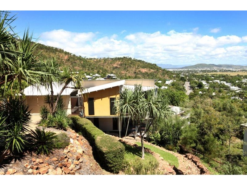 2 Seaview Court, Castle Hill QLD 4810