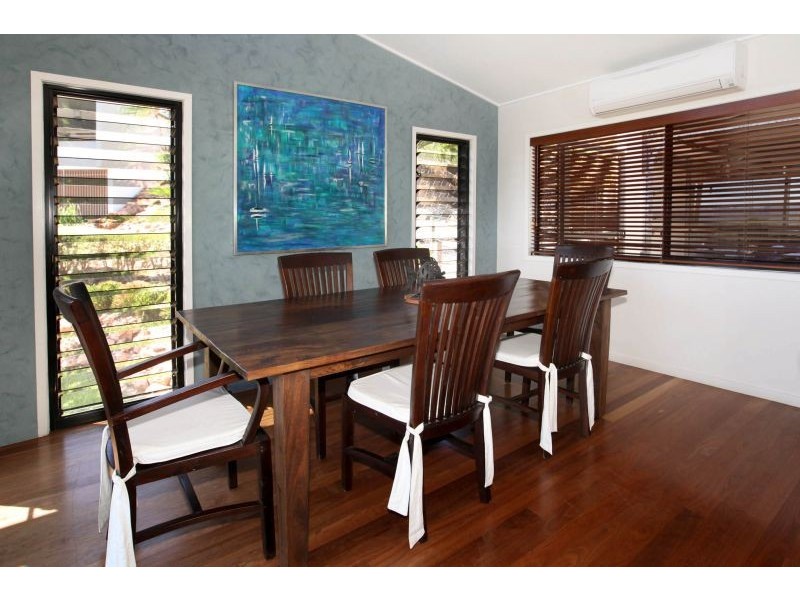 2 Seaview Court, Castle Hill QLD 4810