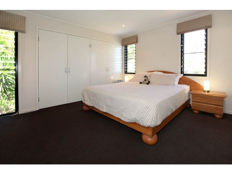 2 Seaview Court, Castle Hill QLD 4810