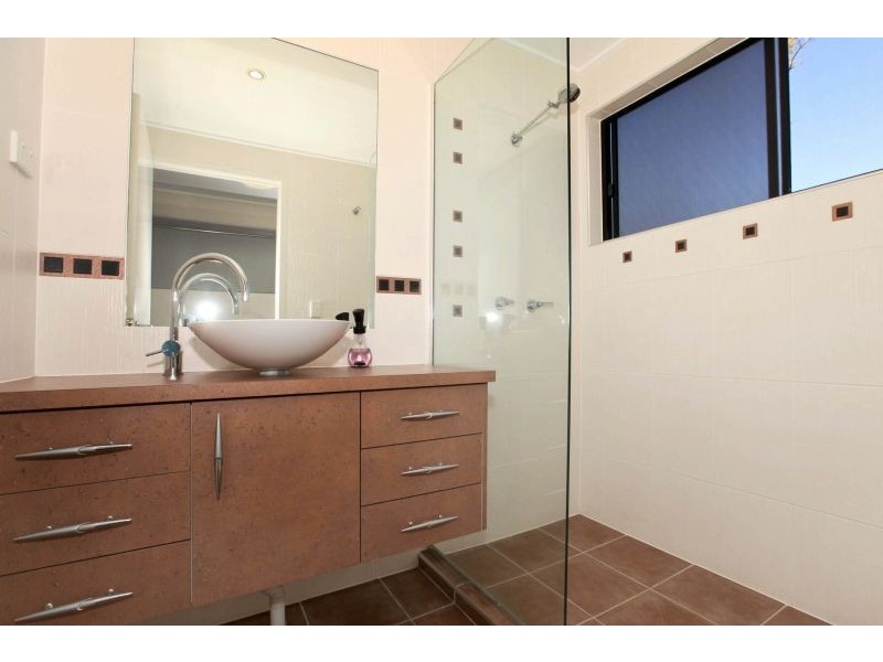 2 Seaview Court, Castle Hill QLD 4810