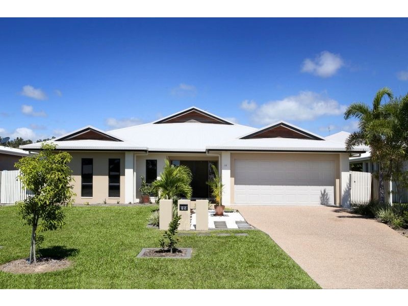 15 Hillock Crescent, Bushland Beach QLD 4818