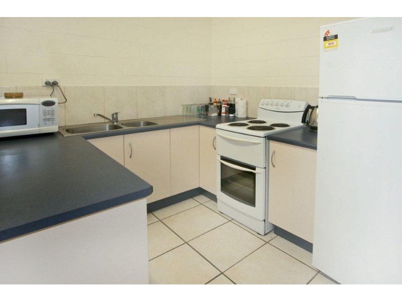 2/18 Maryvale Street, West End QLD 4810