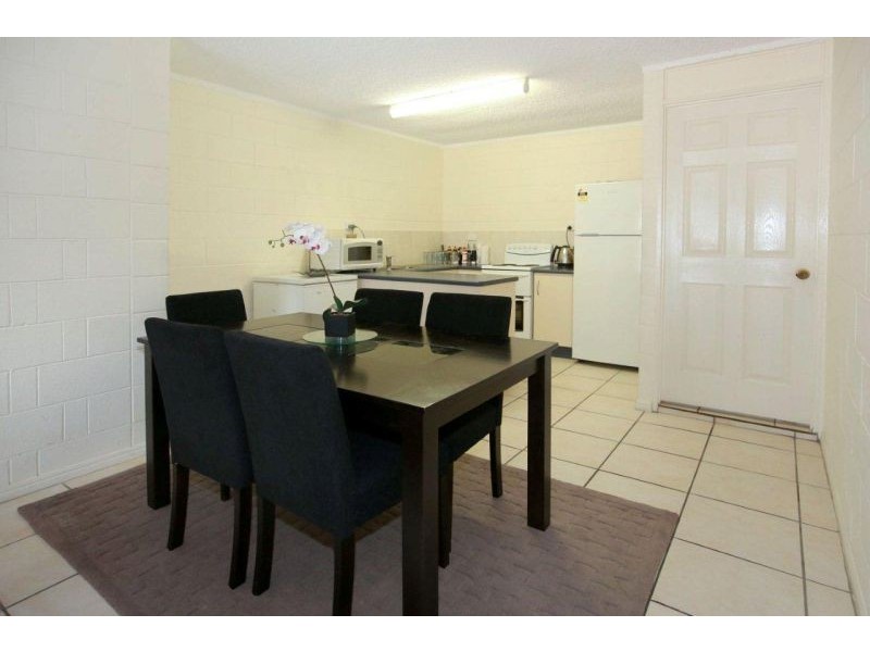 2/18 Maryvale Street, West End QLD 4810