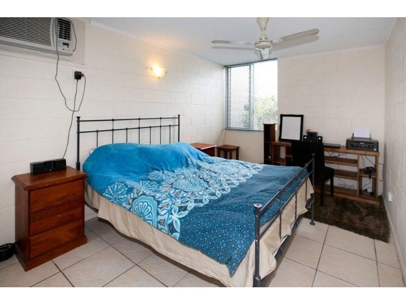 2/18 Maryvale Street, West End QLD 4810